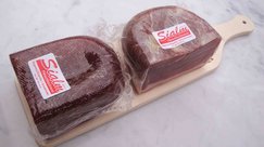Geschenkbrett mit Bündnerflesich und Rohnussschinken
